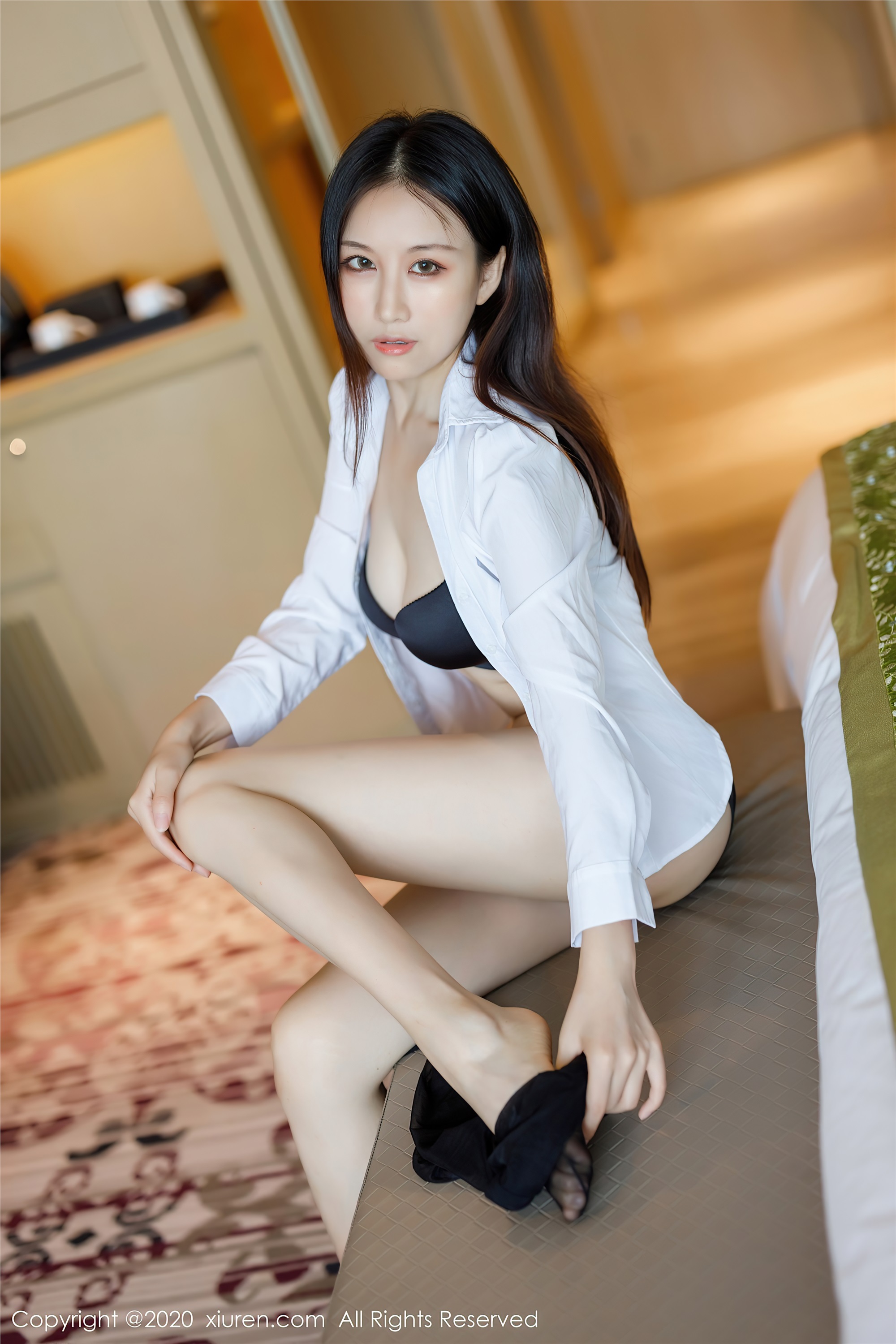 XIUREN秀人网 2020.10.14 Vol.2649 月音瞳